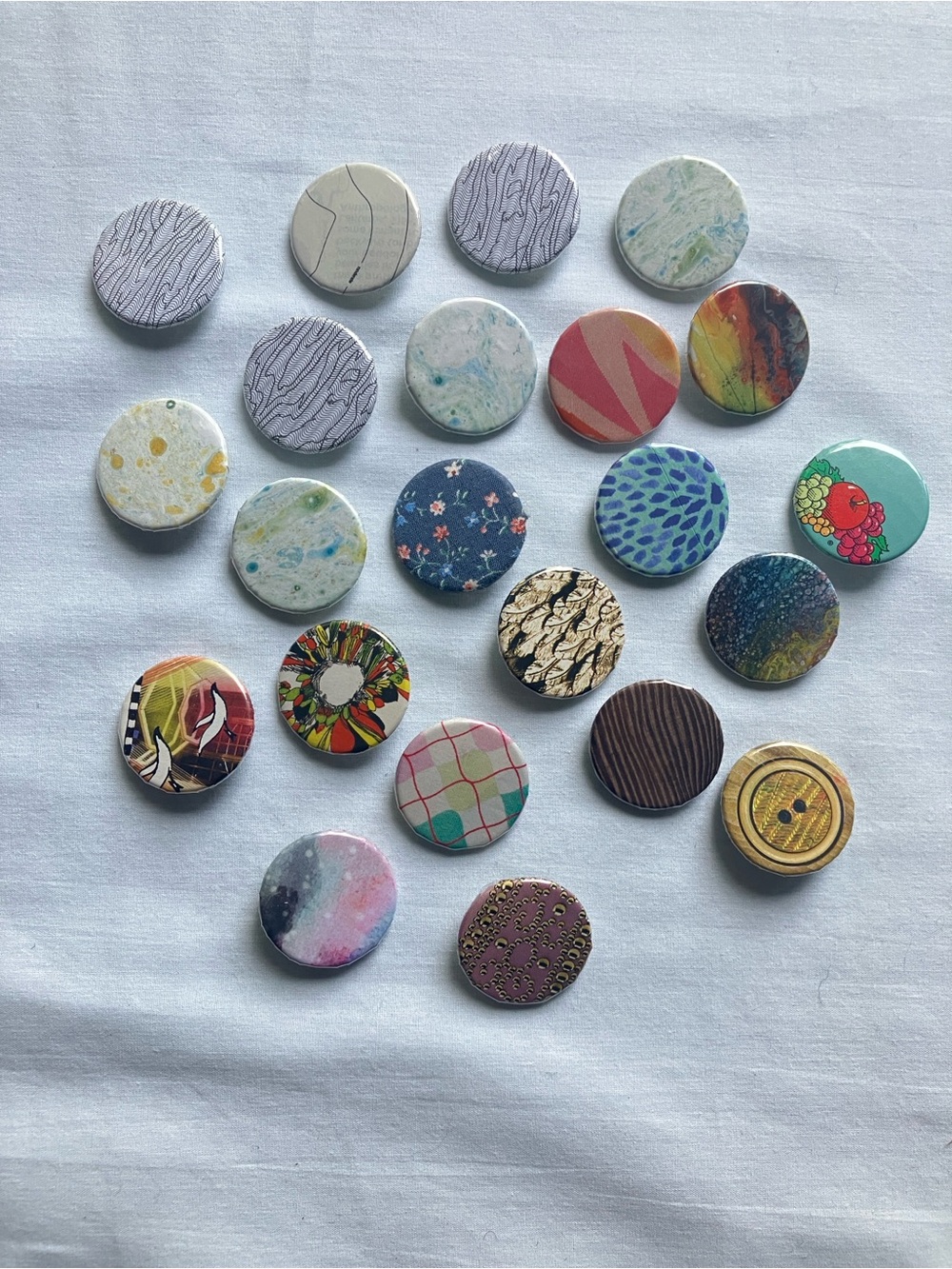 Round Buttons Pins Circle 1" x 22 Lot